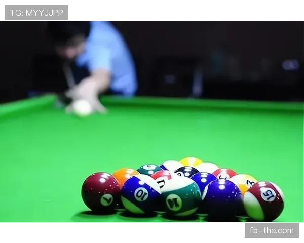 任意球规则详解：何时允许快速开球与裁判干预标准