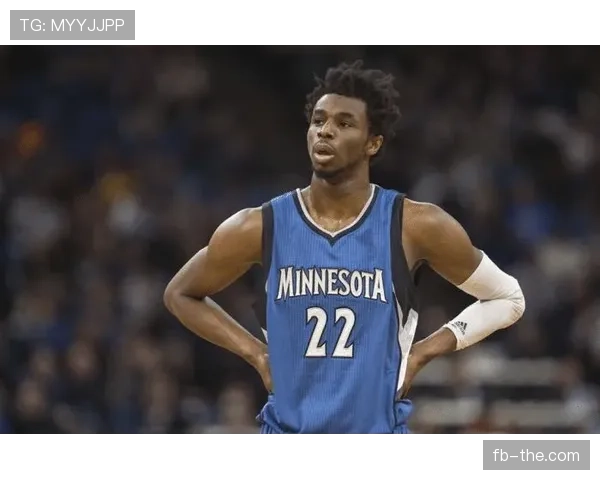 安德鲁·威金斯无球跑动提升防守稳定性显著拉开球队防线