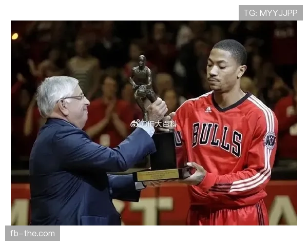 德里克·罗斯突破拉开空间提升球队关键时刻得分效率