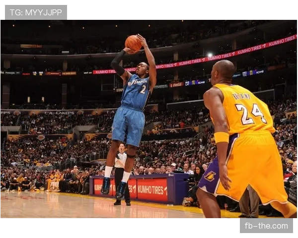 约翰·沃尔突破吸引防守提速快攻，提升球队转换效率明显